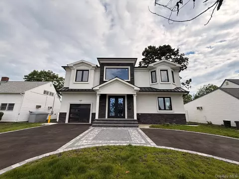 265 Orchid Rd, Levittown, NY 11756