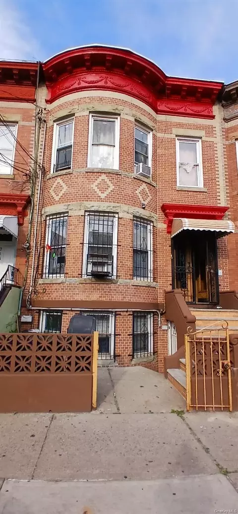 217 Hemlock St, Brooklyn, NY 11208