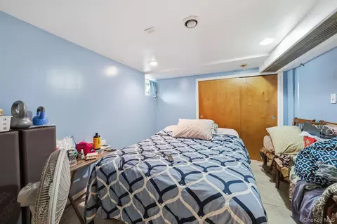 Bedroom - 10 Everett St, Valley Stream, NY 11580 photo 2 of 3