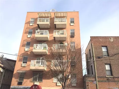 4135 67th St #6B, New York, NY 11377