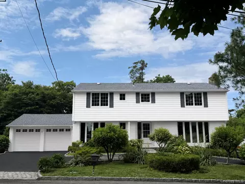 22 Potters Ln, New Rochelle, NY 10805