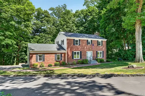 1 Woodland Dr, Mount Pleasant, NY 10570