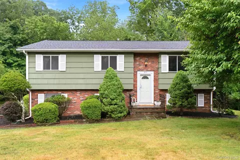 223 Newport Ave, Orangetown, NY 10983