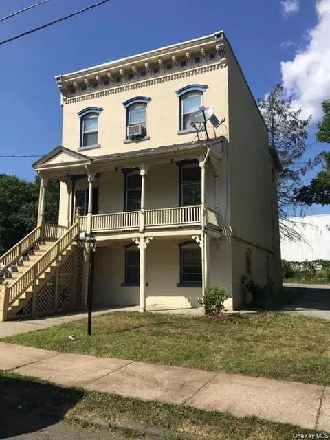 13 Benton Ave, Middletown, NY 10940