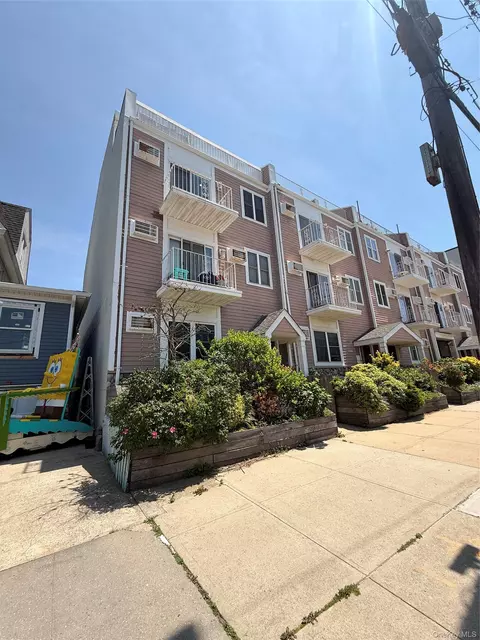 138 Beach 92nd St #1A, Far Rockaway, NY 11693