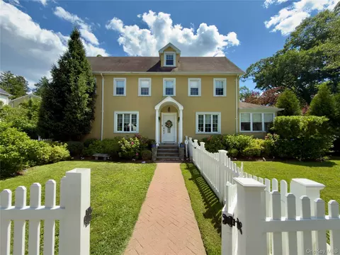 2 Stewart Ave, Eastchester, NY 10707