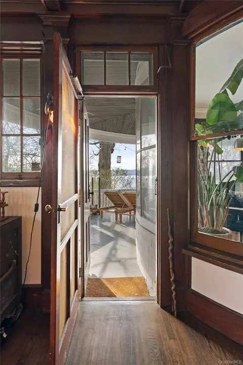 Entry Way - 28 Hamilton Ave, Ossining, NY 10562 photo 3 of 7