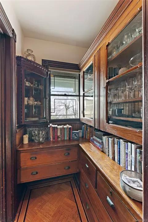 Entry Way - 28 Hamilton Ave, Ossining, NY 10562 photo 4 of 7
