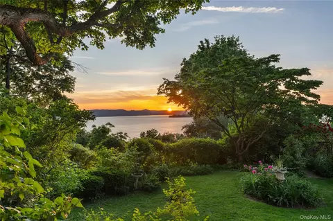 28 Hamilton Ave, Ossining, NY 10562