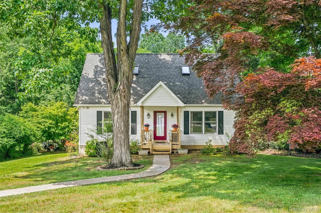 39 Overlook Rd, Monroe, NY 10950