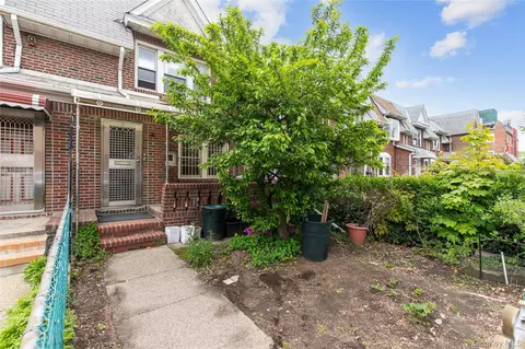 15335 60th Ave, Flushing, NY 11355