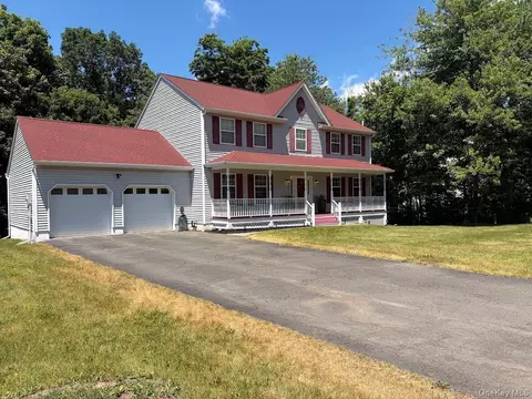 44 Ramblewood Dr, Newburgh, NY 12550