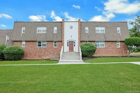 6 Crescent Dr #23, Thiells, NY 10984