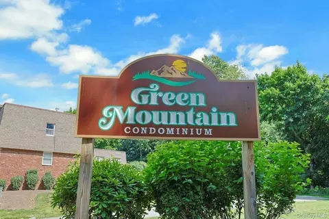 6 Crescent Dr #23, Thiells, NY 10984