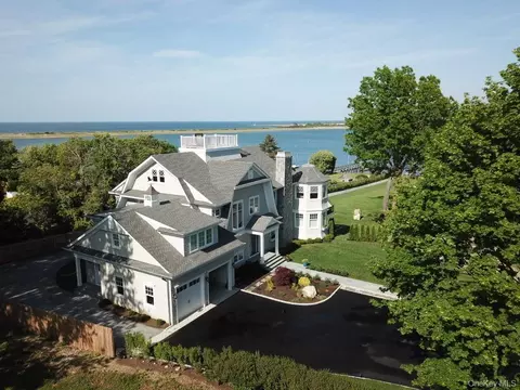 7 Preston Ln, Setauket, NY 11733