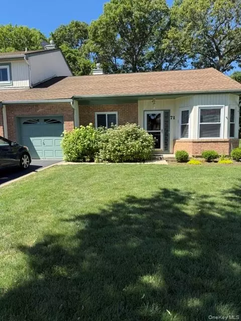 71 Timber Ridge Dr #71, Holtsville, NY 11742