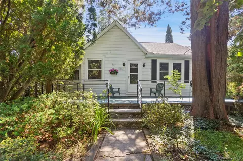 3206 Hollywood St, Yorktown, NY 10547