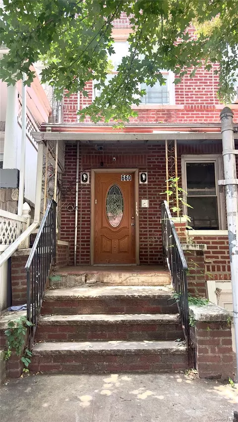 660 Warwick St, Brooklyn, NY 11207