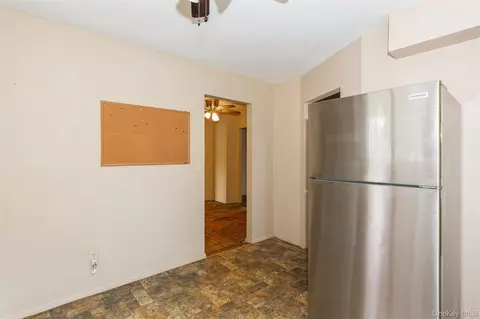 Entry Way - 23 S Summit Ave, Patchogue, NY 11772 photo 1 of 3