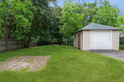 Exterior - 23 S Summit Ave, Patchogue, NY 11772 photo 4 of 7