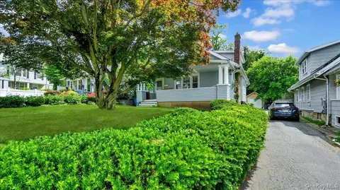 9 Howard Ave, White Plains, NY 10606