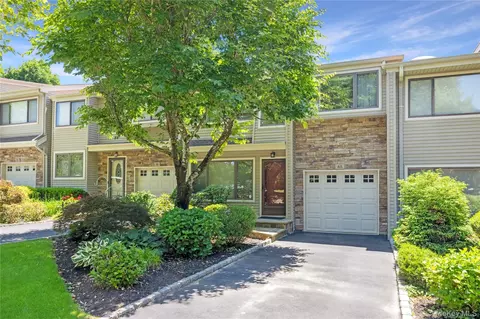 63 Lisa Dr, Northport, NY 11768