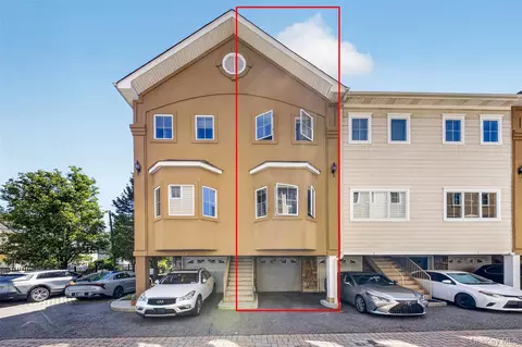 330 Maple Ave #2, North Hempstead, NY 11590