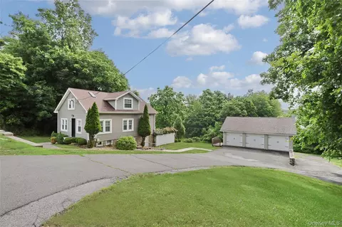 254 N Main St, Clarkstown, NY 10956