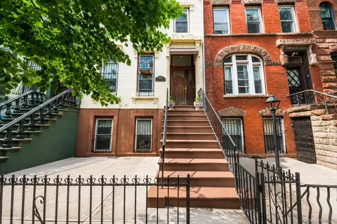 571 Macon St, Brooklyn, NY 11233