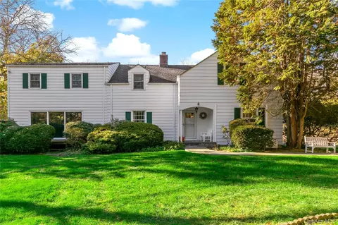 1050 Knollwood Rd, Greenburgh, NY 10603
