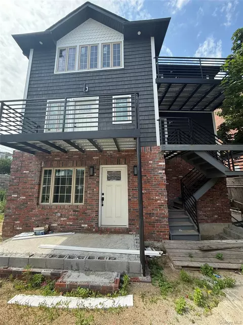 9430 Albert Rd, New York, NY 11417