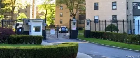 1 Fordham Hill Oval #2E, New York, NY 10468