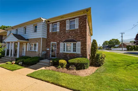 446 N Corona Ave, Valley Stream, NY 11580