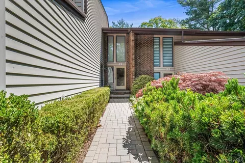 Other - 2 Maple Run Dr, Jericho, NY 11753 photo 2 of 4