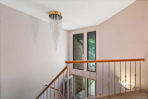 Entry Way - 2 Maple Run Dr, Jericho, NY 11753 photo 2 of 2