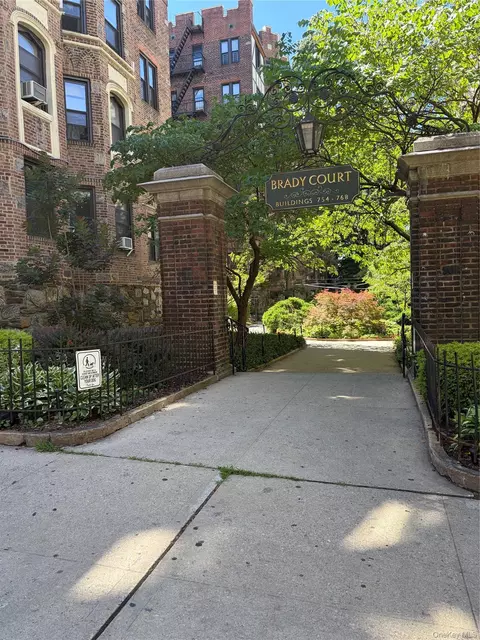 758 Brady Ave #112, New York, NY 10465