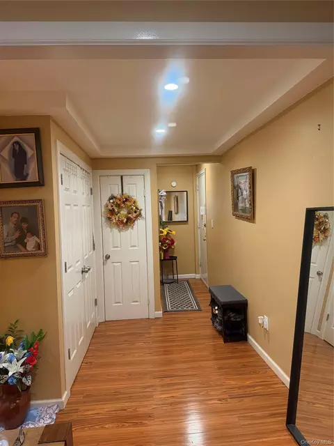 758 Brady Ave #112, New York, NY 10462