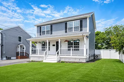 Exterior - 25 First St W, Patchogue, NY 11772 photo 3 of 5