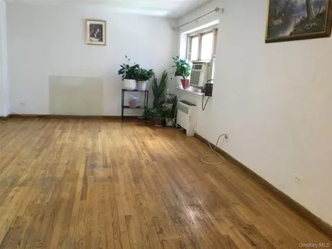 Living - 66-10 149 St #3F, Flushing, NY 11367 photo 1 of 2