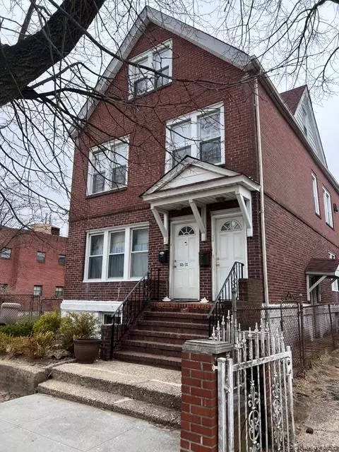 13322 233rd St, New York, NY 11422