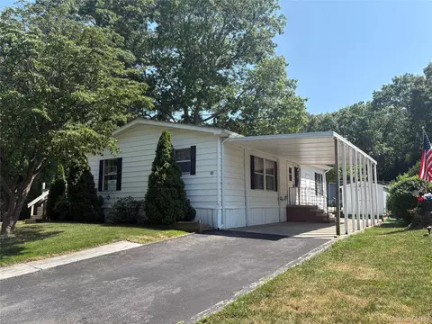 52583 Riverleigh Ave #83, Riverhead, NY 11901