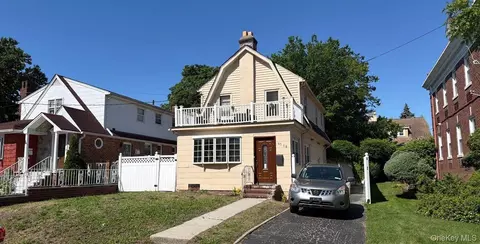 45-18 245th St, Douglaston, NY 11362