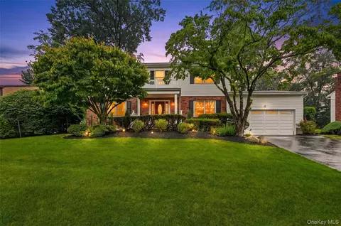 3 Cragmere Oval, Clarkstown, NY 10956