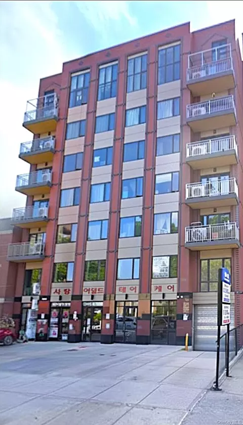 14456 Roosevelt Ave #5A, Flushing, NY 11354