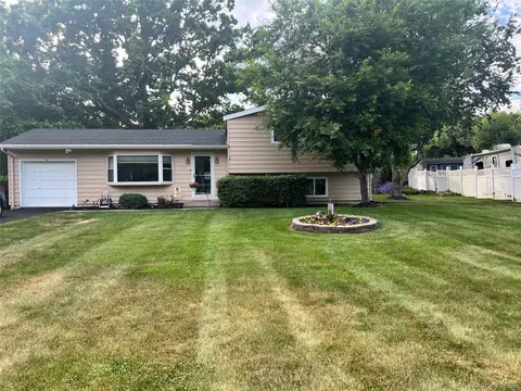 74 Creek Run Rd, Newburgh, NY 12550