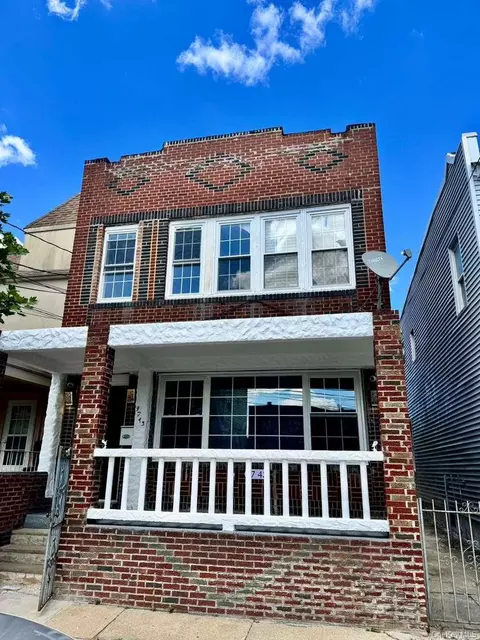 9743 101st St, New York, NY 11416