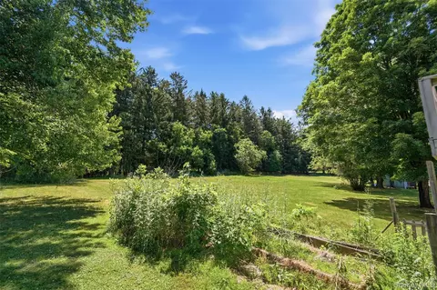 Exterior - 122 River Rd, Shawangunk, NY 12589 photo 8 of 8