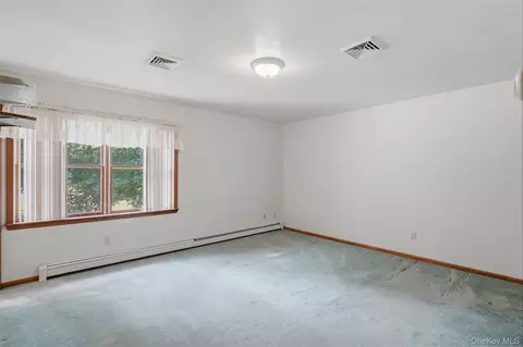 Bedroom - 122 River Rd, Shawangunk, NY 12589 photo 5 of 9