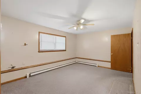 Bedroom - 122 River Rd, Shawangunk, NY 12589 photo 7 of 9