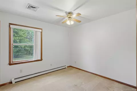Bedroom - 122 River Rd, Shawangunk, NY 12589 photo 2 of 9